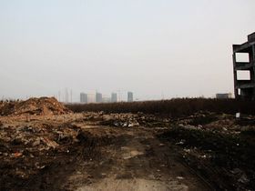 雄州街道泰山路以南、龙华路以东地块